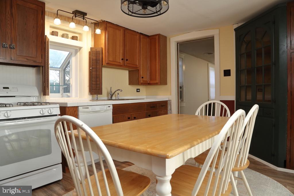 1211 Creek Road Lititz, PA 17543 - Photo 11 of 28