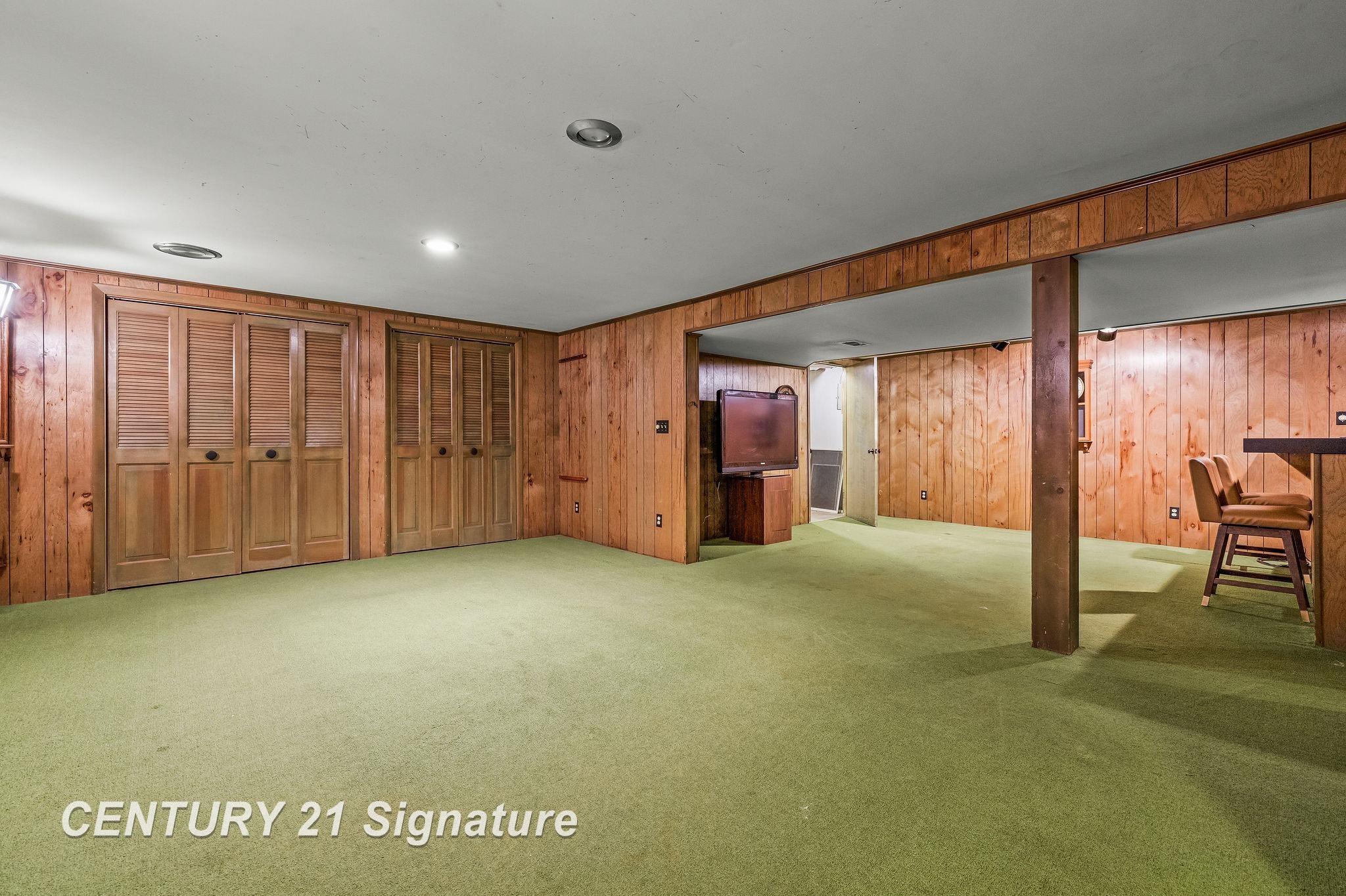 358 Somerset Road Saginaw, MI 48638 - Photo 27 of 46