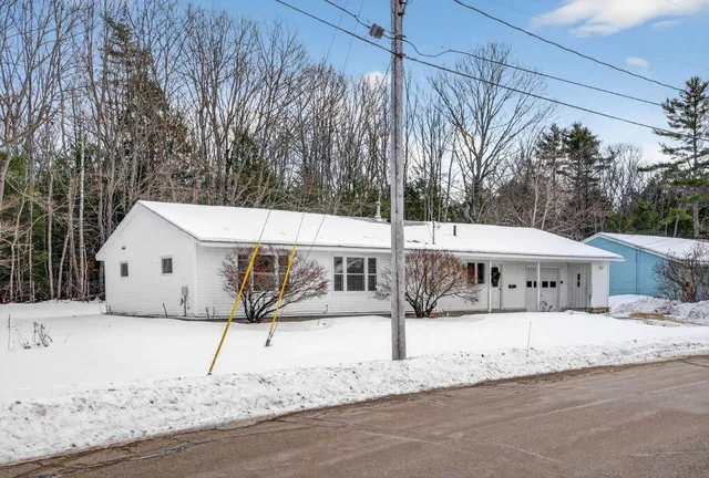 $399,000 | 234 Congress Circle, Topsham, ME 04086