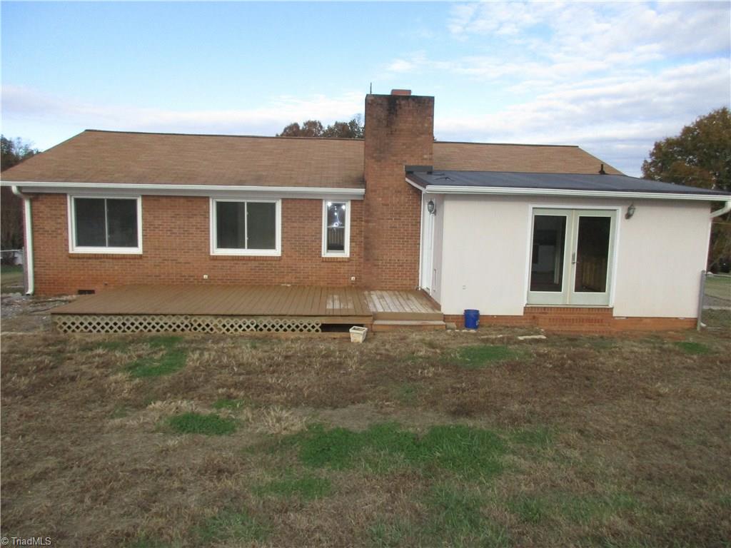 240 Pilotview Loop Madison, NC 27025 - Photo 3 of 17 Gallery Image 3