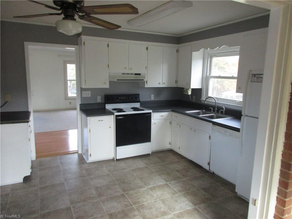 240 Pilotview Loop Madison, NC 27025 - Photo 10 of 17 Gallery Image 10