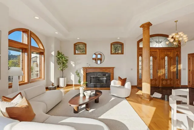 $2,100,000 | 6357 Fairlane Drive, Oakland, CA 94611