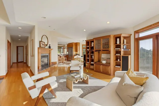 $2,100,000 | 6357 Fairlane Drive, Oakland, CA 94611