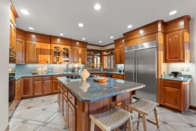 $2,100,000 | 6357 Fairlane Drive, Oakland, CA 94611