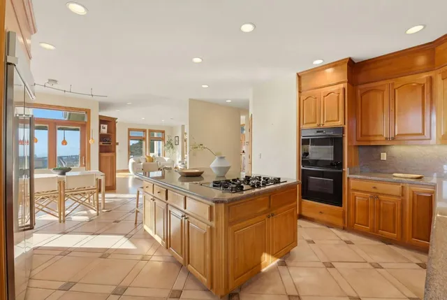 $2,100,000 | 6357 Fairlane Drive, Oakland, CA 94611