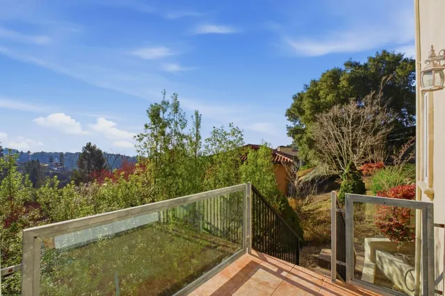 $2,100,000 | 6357 Fairlane Drive, Oakland, CA 94611