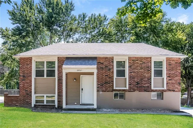 $1,680 | 19707 East Millhaven Street, Independence, MO 64056