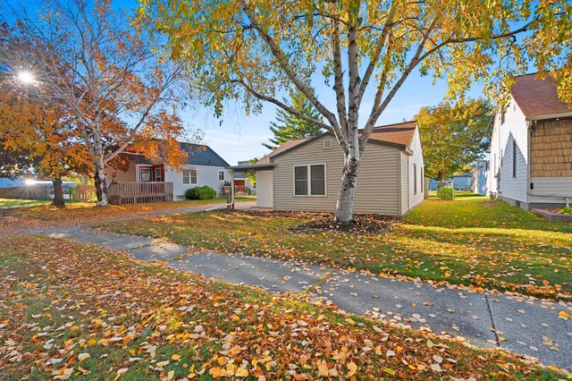 $179,900 | 1338 Berner Street, Green Bay, WI 54302