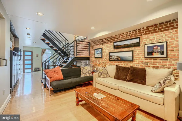 $2,595 | 542 East Clement Street, Baltimore, MD 21230