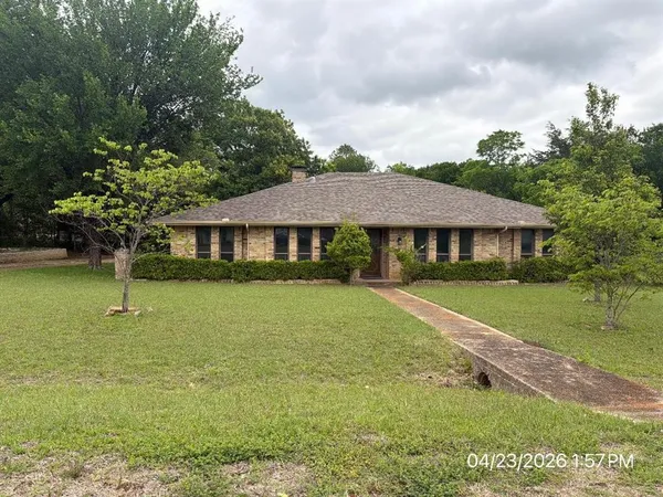 $355,900 | 103 Red Bud Court, Oak Leaf, TX 75154