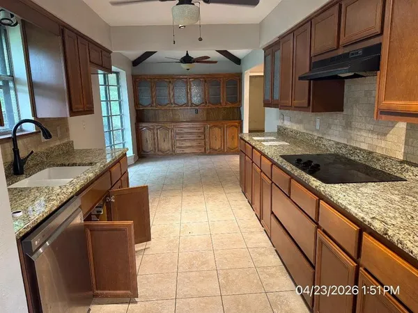 $355,900 | 103 Red Bud Court, Oak Leaf, TX 75154