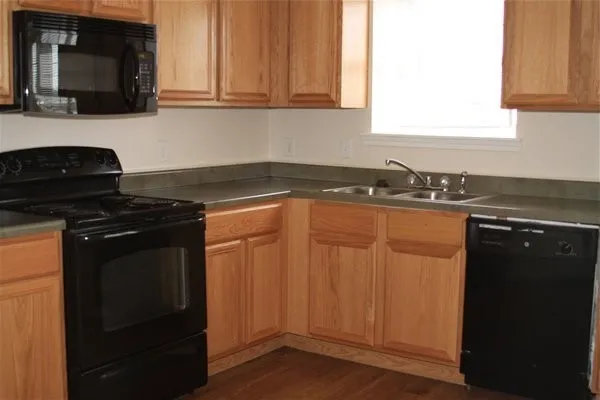 $904 | 2835 Rockwell Drive, Brownsville, TX 78521