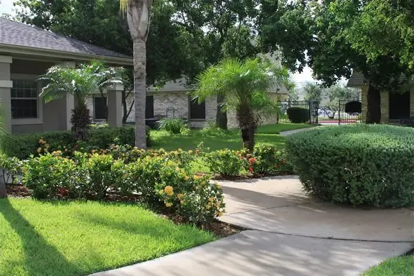 $904 | 2835 Rockwell Drive, Brownsville, TX 78521