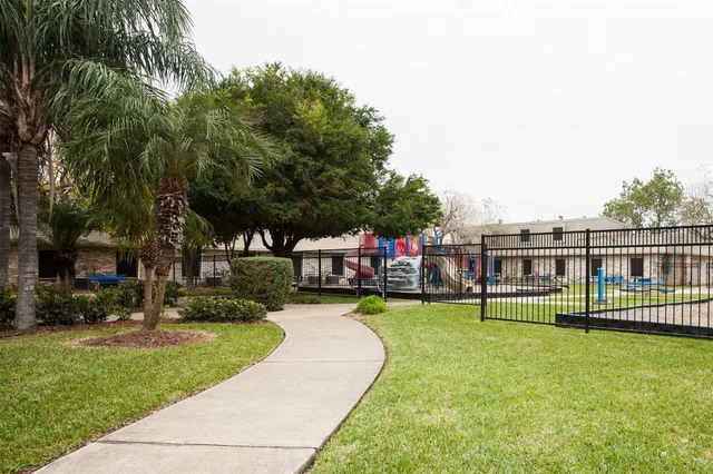 $904 | 2835 Rockwell Drive, Brownsville, TX 78521