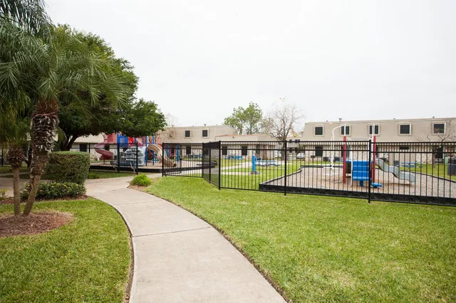 $904 | 2835 Rockwell Drive, Brownsville, TX 78521