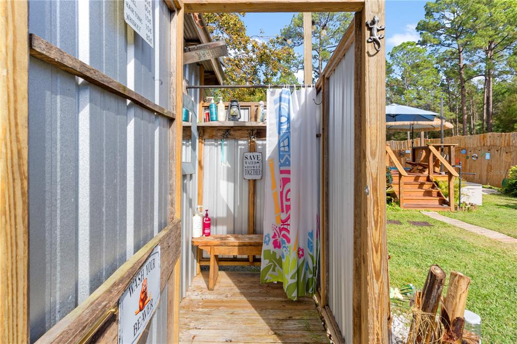 7201 Northeast 132nd Place Citra, FL 32113 - Photo 24 of 37 a balcony view with a outdoor seating space