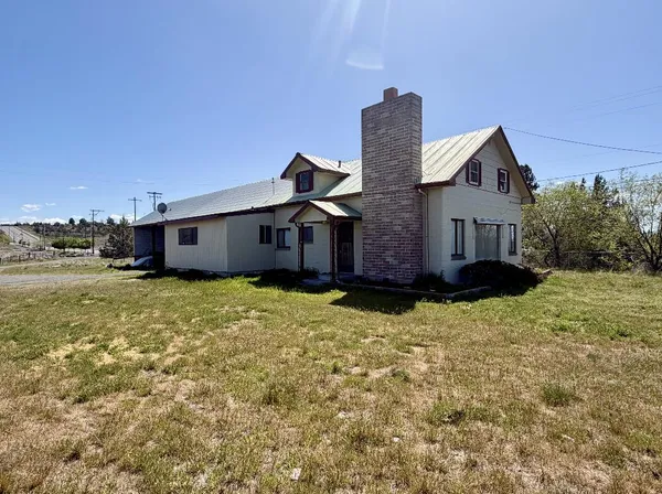 $375,000 | 950 East B Street, Madras, OR 97741