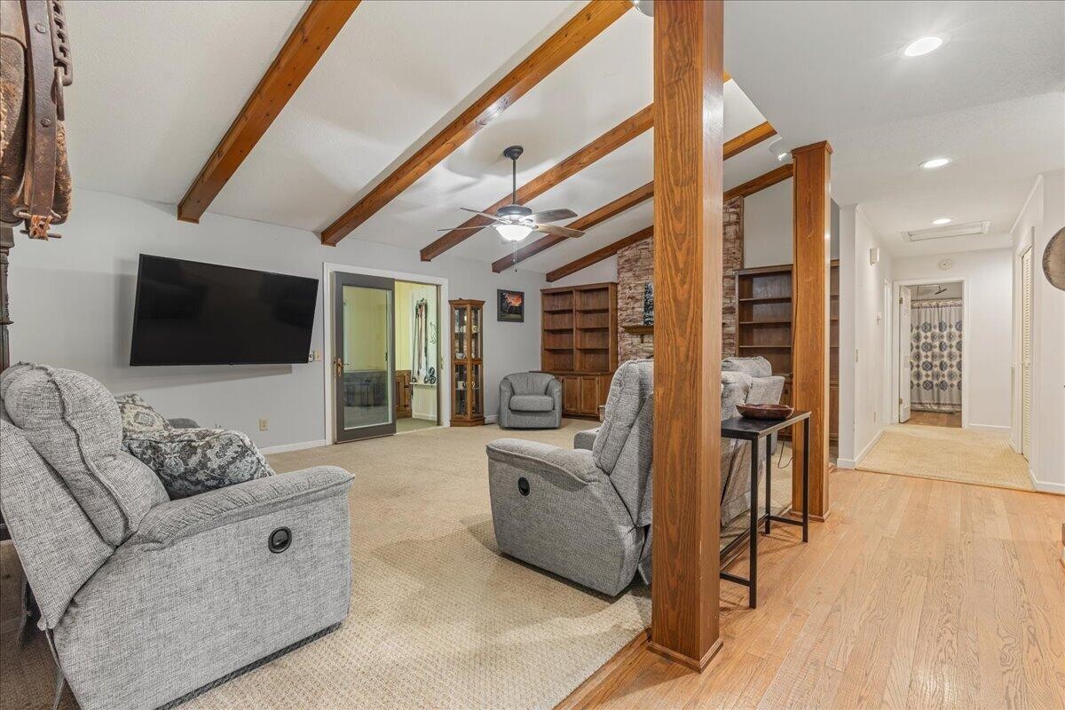 2522 Cindy Street Athens, TN 37303 - Photo 9 of 36 a living room with furniture and a flat screen tv