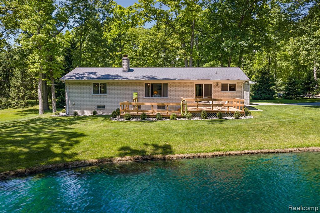 10100 Bridge Lake Road Clarkston, MI 48348 - Photo 34 of 39