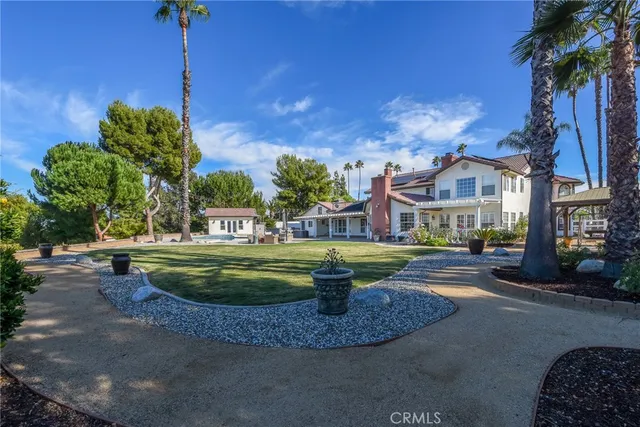 a view of a house with outdoor space
