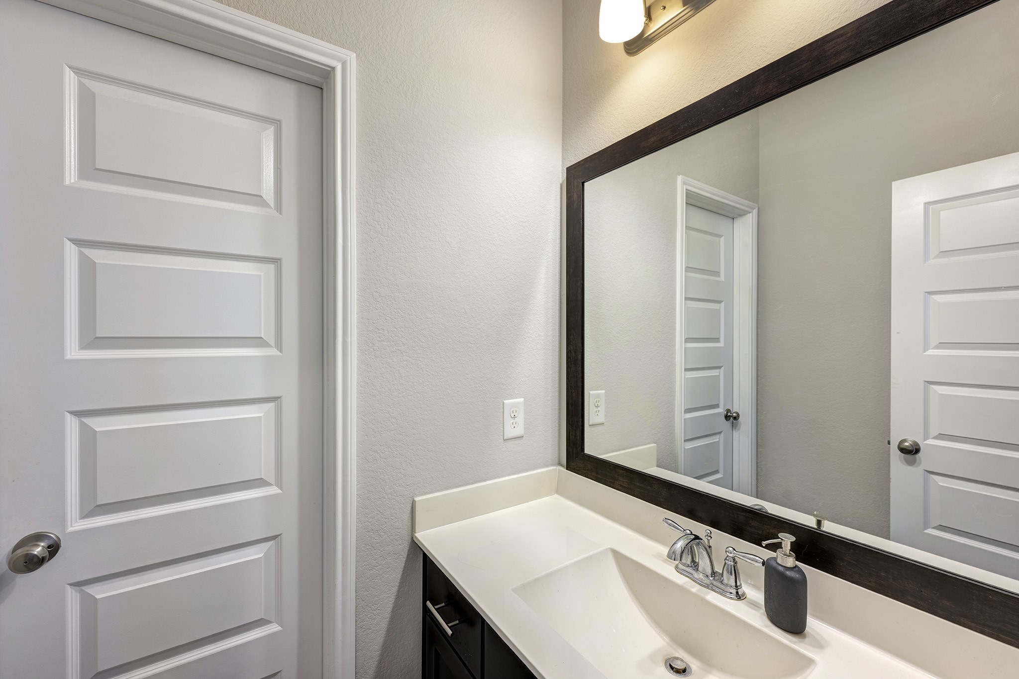 5002 Harvest Knoll Drive Spring, TX 77389 - Photo 33 of 48 Upstairs Vanity.