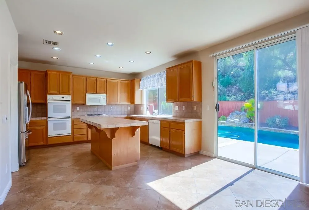 5163 Riverview Court Fallbrook, CA 92028 - Photo 11 of 75