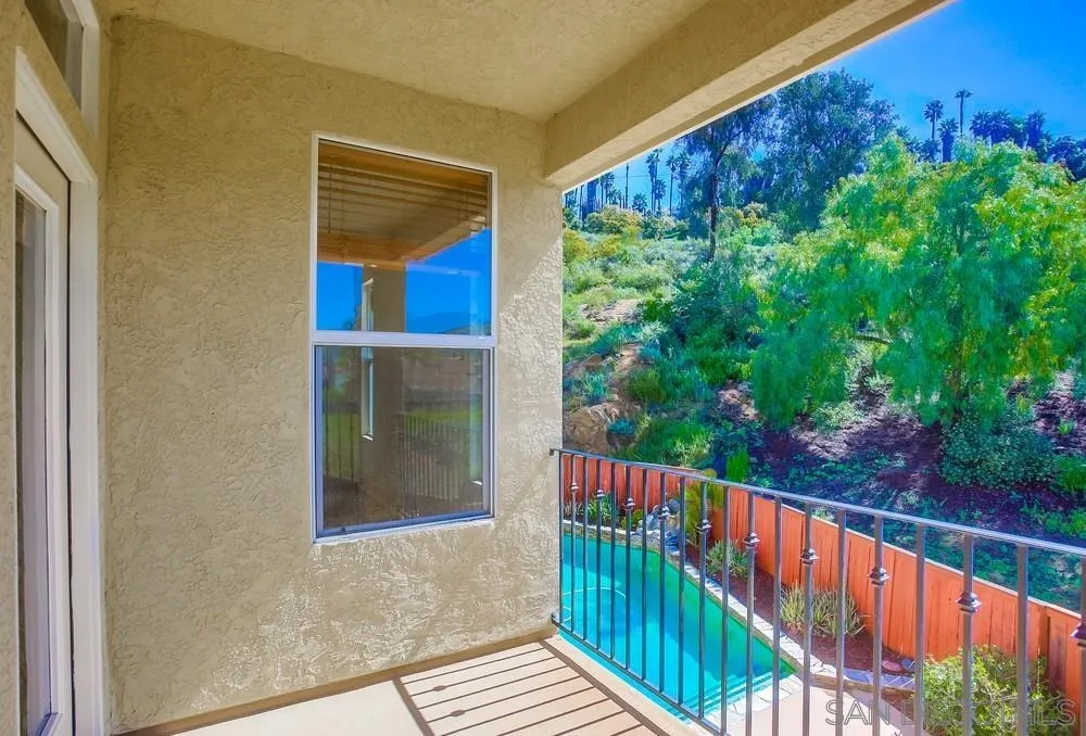 5163 Riverview Court Fallbrook, CA 92028 - Photo 47 of 75 a view of stairs