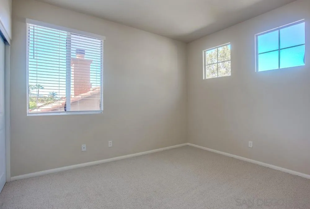 5163 Riverview Court Fallbrook, CA 92028 - Photo 50 of 75 an empty room with a window