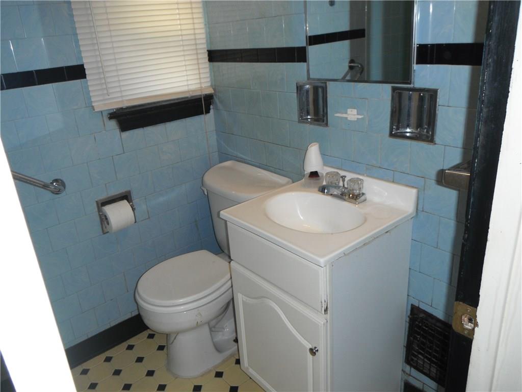 718 Springfield Street Pittsburgh, PA 15220 - Photo 9 of 14 Gallery Image 9