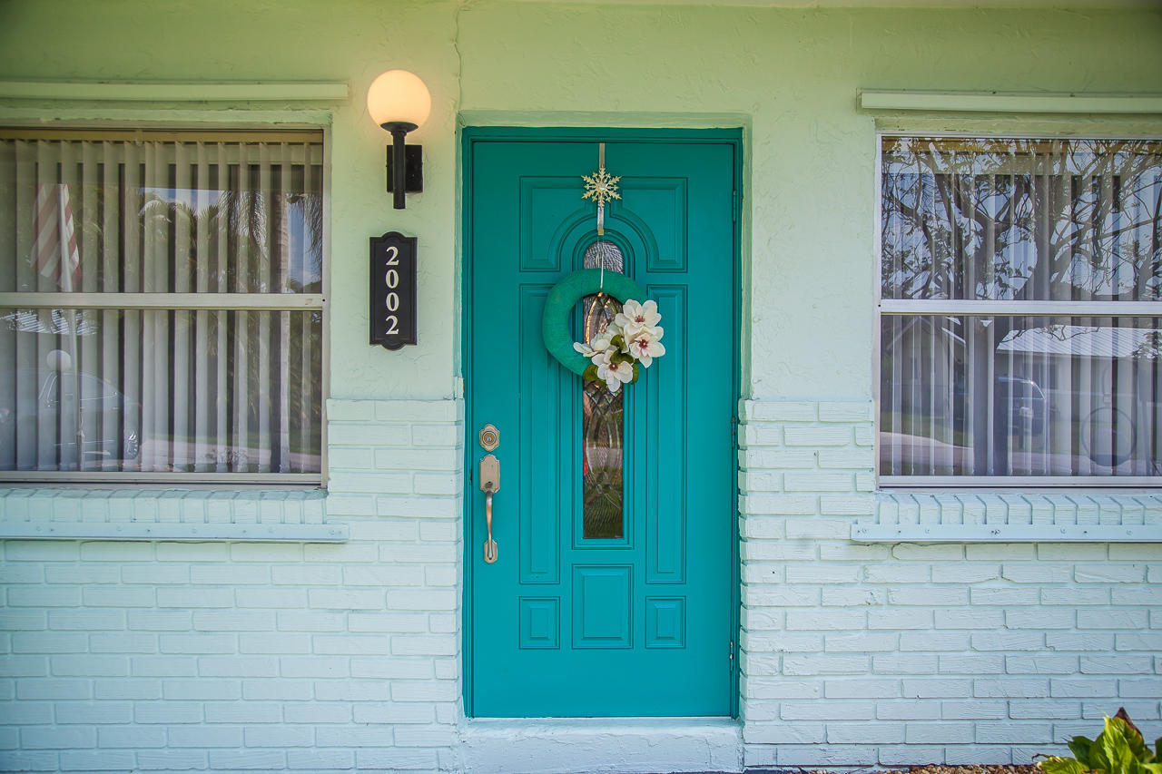 2002 Southeast Jackson Street Stuart, FL 34997 - Photo 4 of 31 Front door
