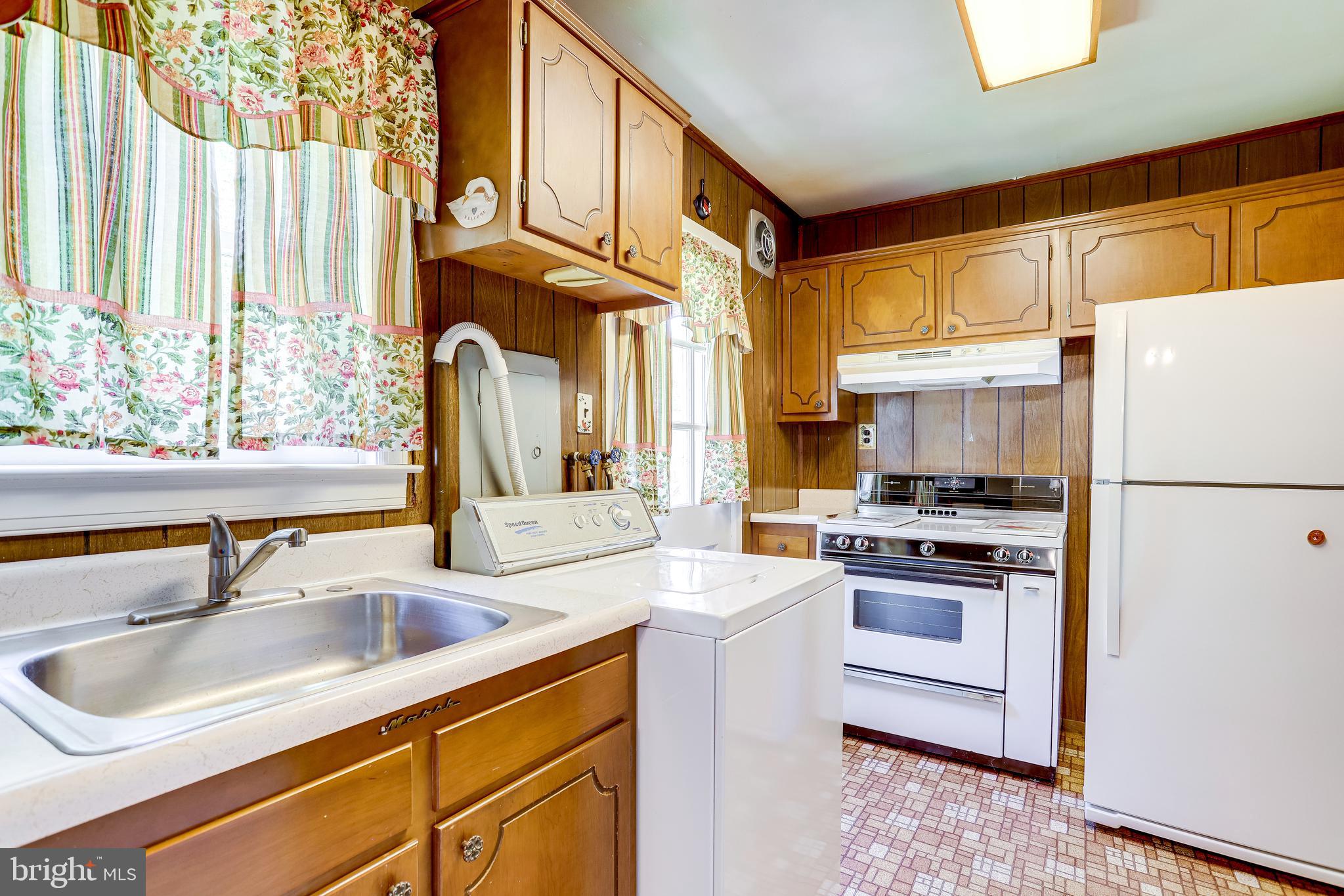 2027 Griffith Road Falls Church, VA 22043 - Photo 9 of 49 Gallery Image 9