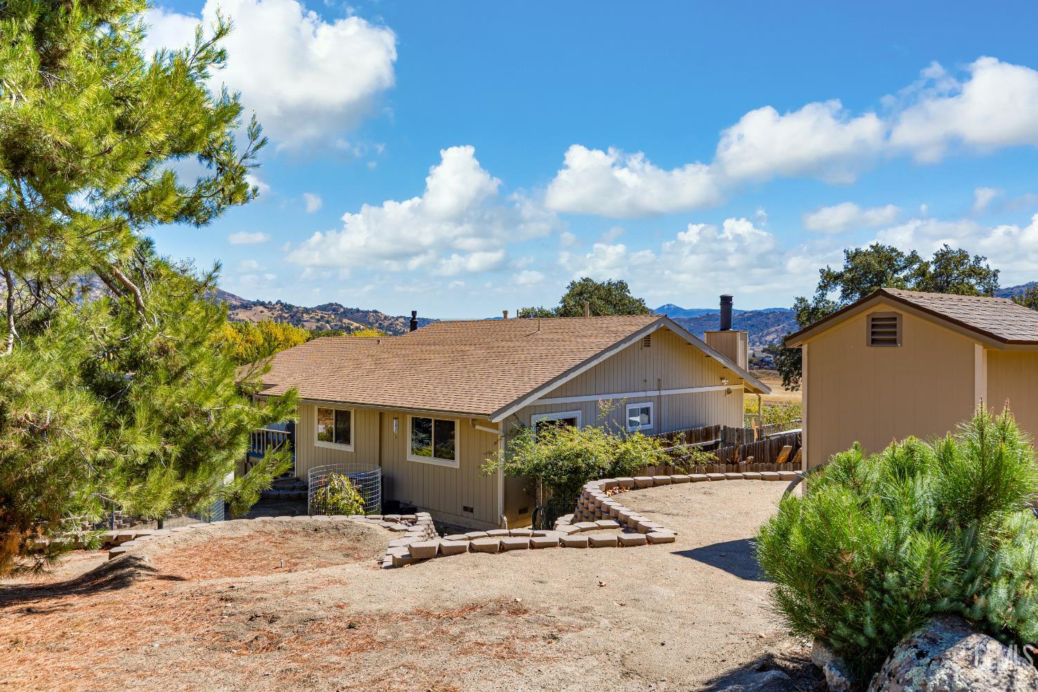 Undisclosed Address Tehachapi, CA 93561 - Photo 47 of 58 a view of a house with snow on the background