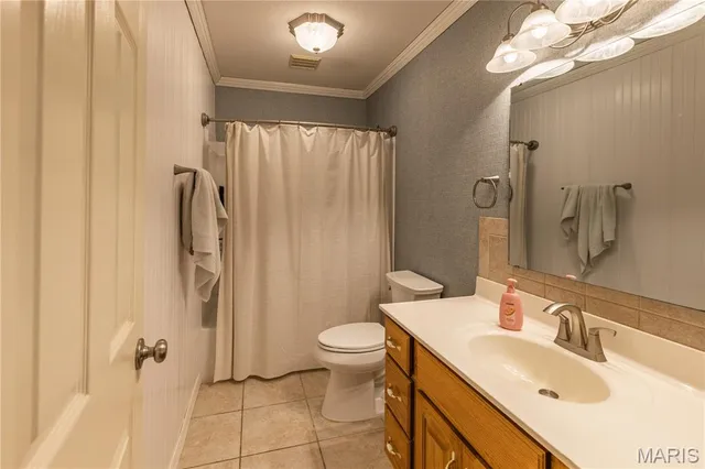 $319,000 | 907 Plantation Boulevard, Sikeston, MO 63801