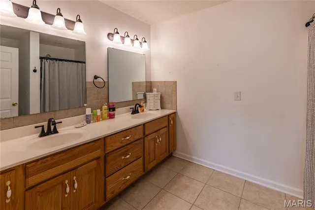 $319,000 | 907 Plantation Boulevard, Sikeston, MO 63801