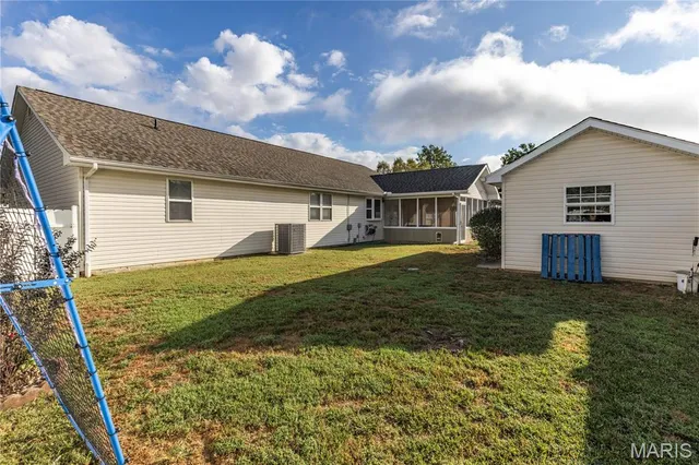 $319,000 | 907 Plantation Boulevard, Sikeston, MO 63801