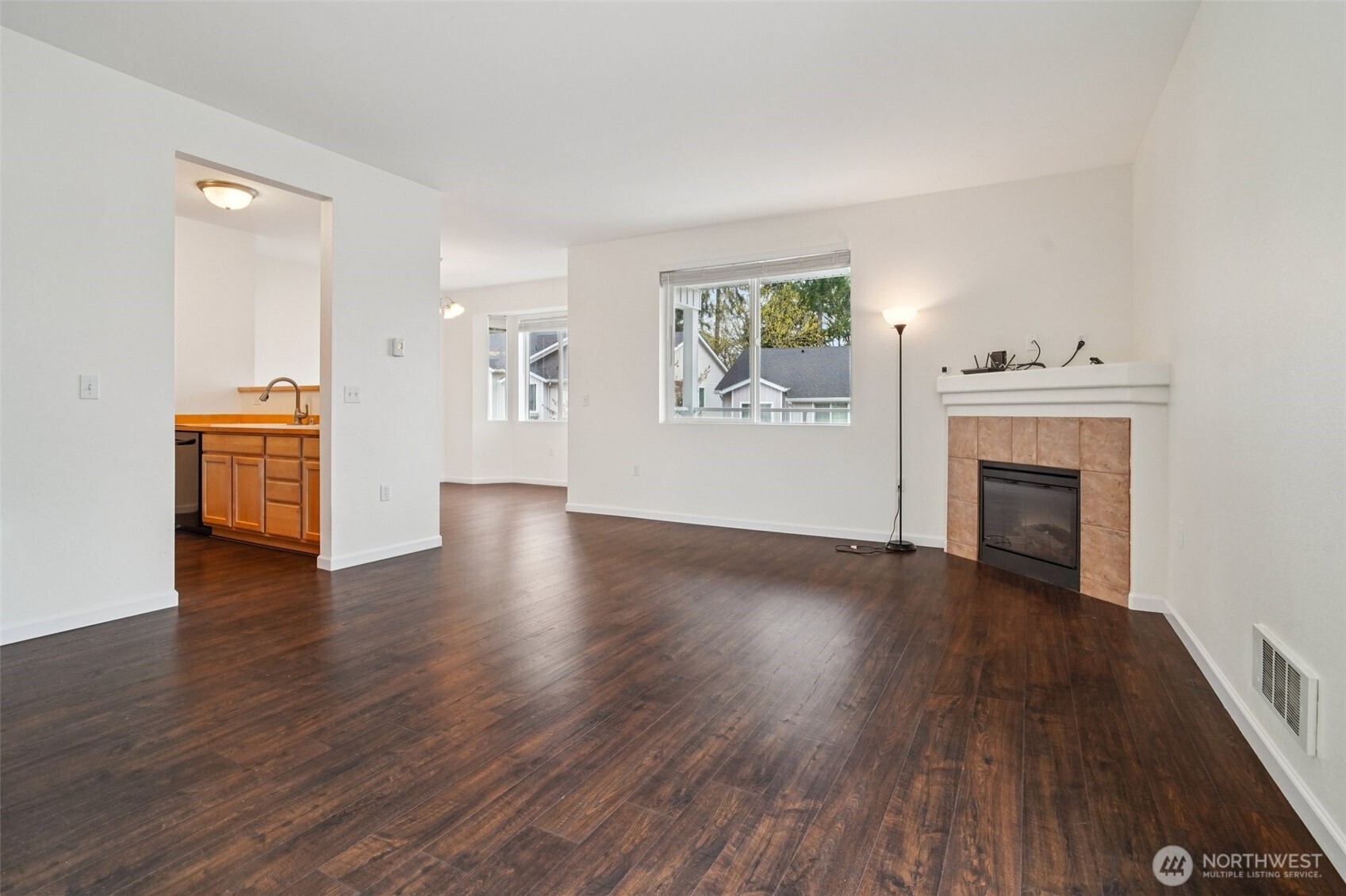 2906 Southeast 8th Place, Unit 2111 Renton, WA 98058 - Photo 8 of 27 Gallery Image 8