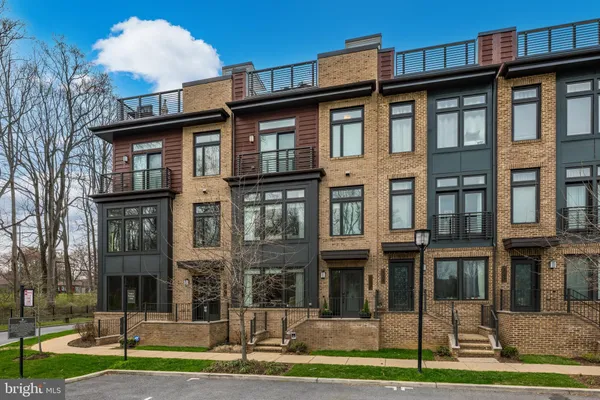 $1,295,000 | 137 Winsome Circle, Bethesda, MD 20814