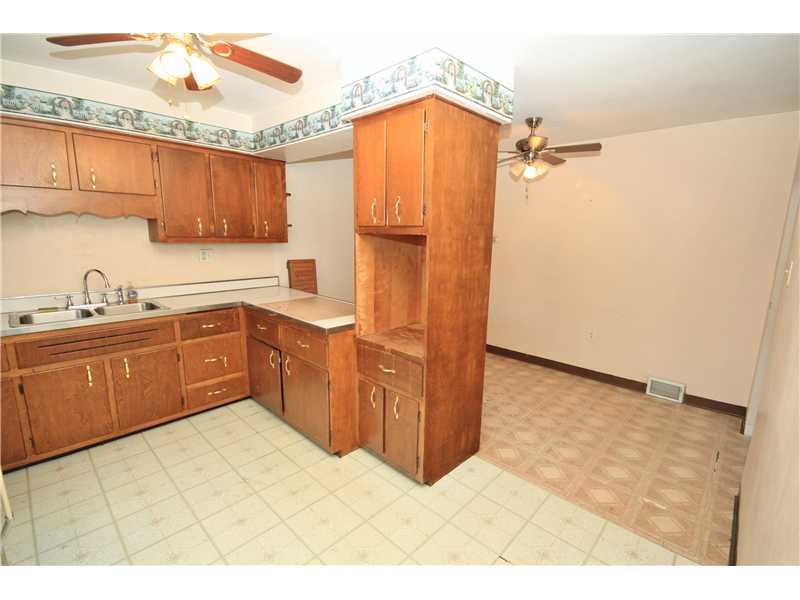 972 Lyn Road Sarver, PA 16055 - Photo 3 of 4 Kitchen.