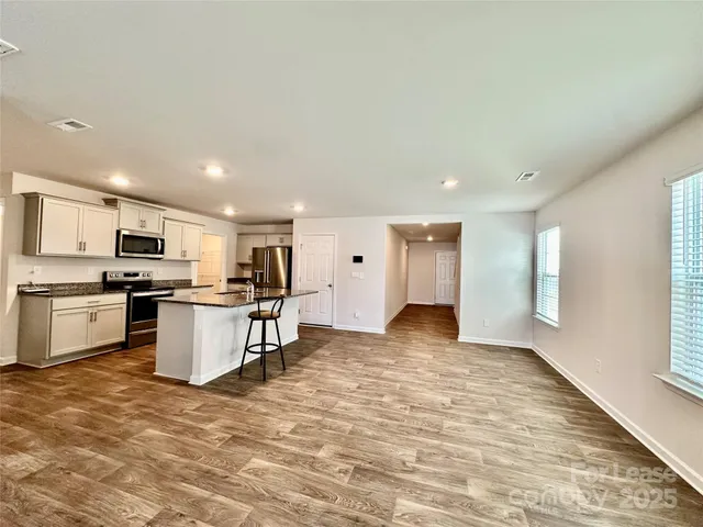 $2,350 | 1605 Blue Velvet Lane, Dallas, NC 28034