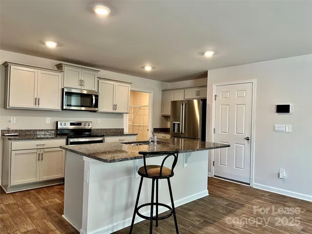 $2,350 | 1605 Blue Velvet Lane, Dallas, NC 28034