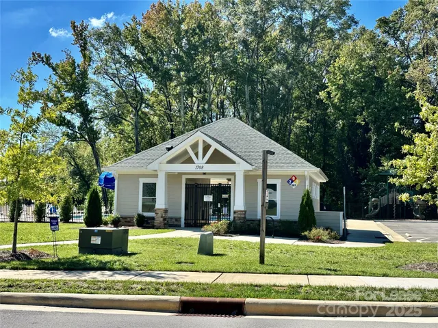 $2,350 | 1605 Blue Velvet Lane, Dallas, NC 28034