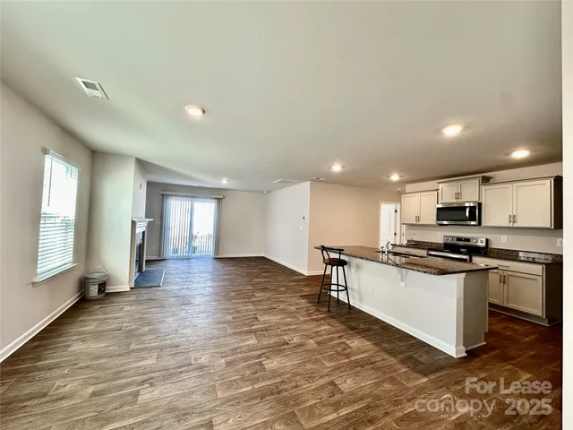 $2,350 | 1605 Blue Velvet Lane, Dallas, NC 28034