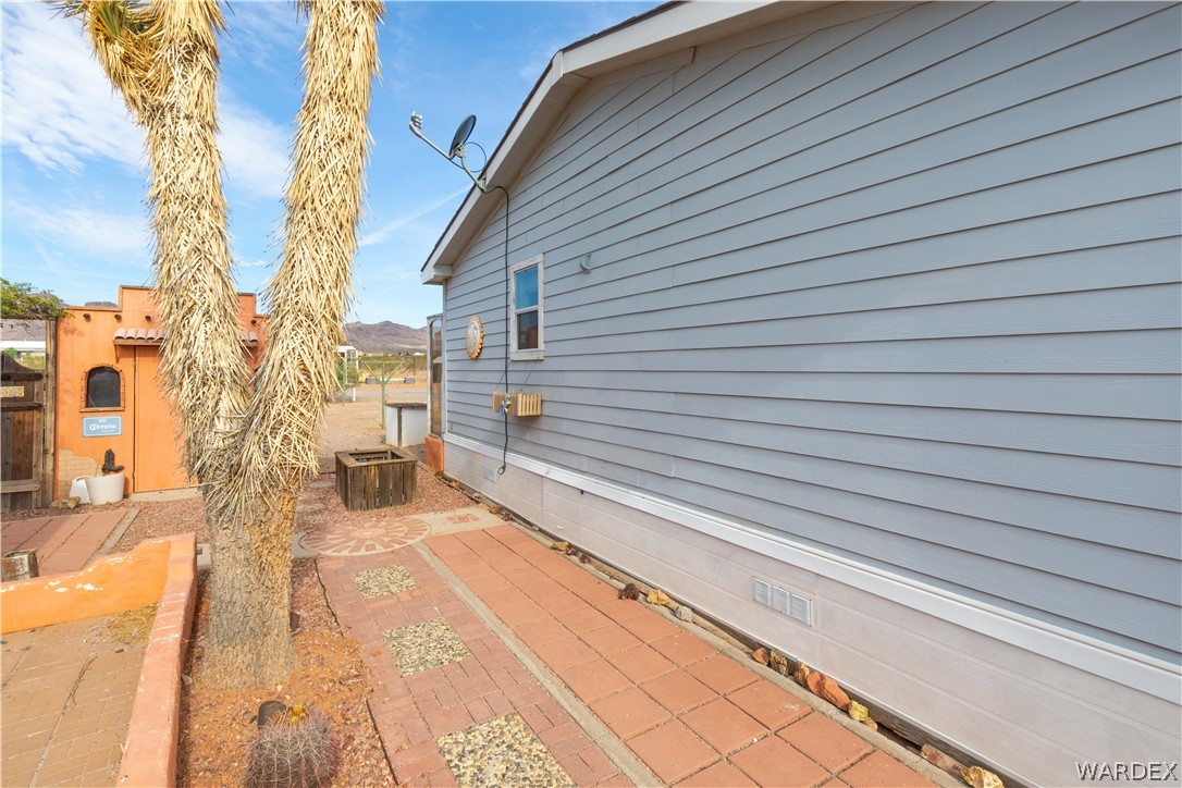 1065 Drake Road Golden Valley, AZ 86413 - Photo 34 of 38