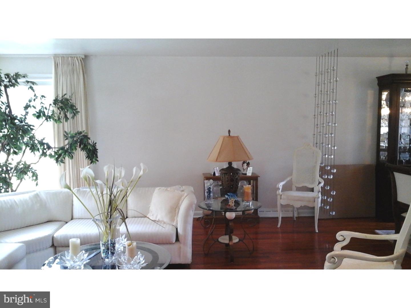 600 Laverock Road Glenside, PA 19038 - Photo 5 of 23 Living Room