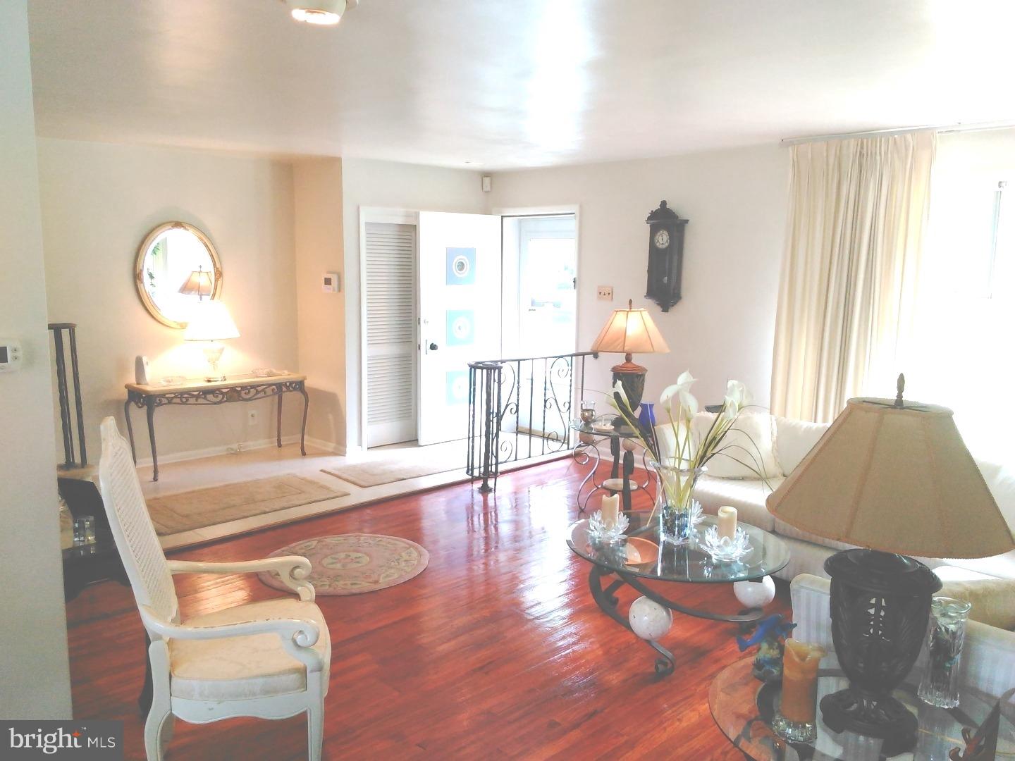 600 Laverock Road Glenside, PA 19038 - Photo 6 of 23 Living Room