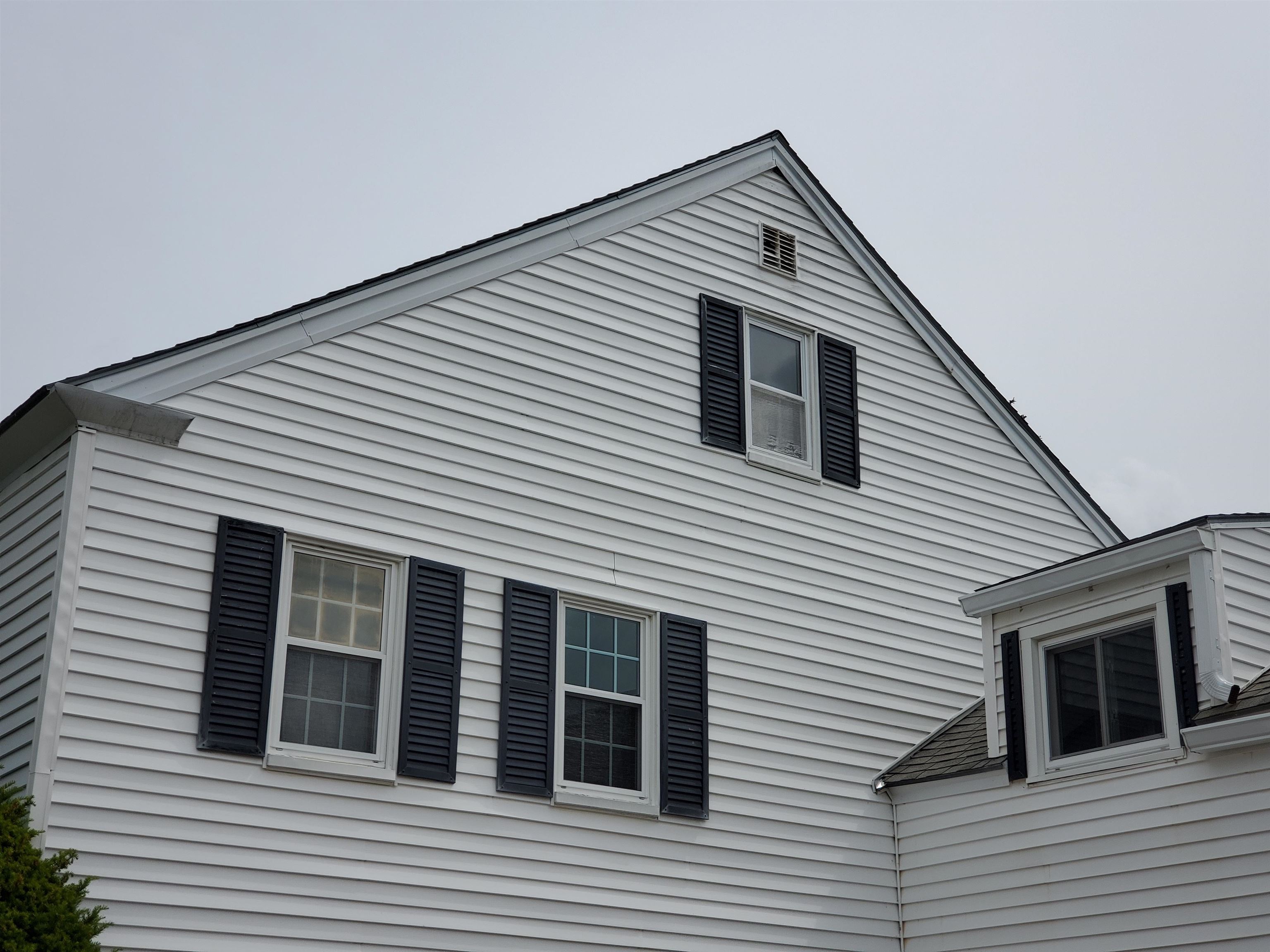 140 Pleasant Street, Unit 2 Epping, NH 03042 - Photo 3 of 31 Gallery Image 3