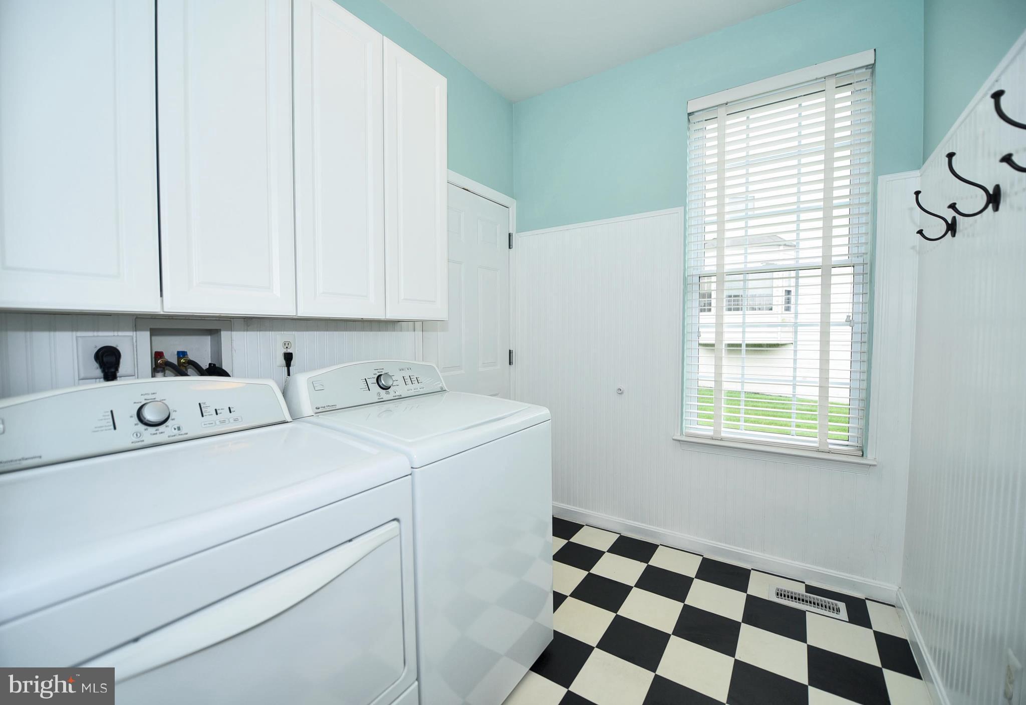 116 Queensberry Road Baltimore, MD 21237 - Photo 9 of 30 Mud Room & Laundry Area