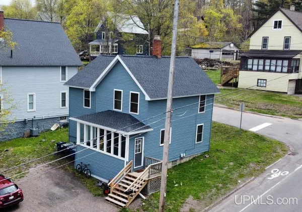 $325,000 | 305 Bridge Street, Houghton, MI 49931