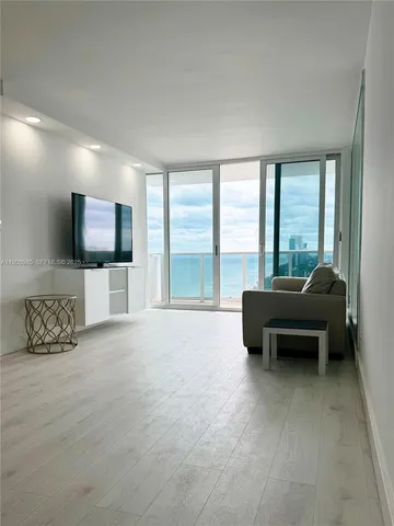 $2,500 | 3140 South Ocean Drive, Unit 2403, Hallandale Beach, FL 33009