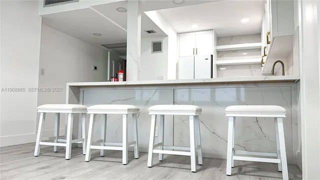 $2,500 | 3140 South Ocean Drive, Unit 2403, Hallandale Beach, FL 33009